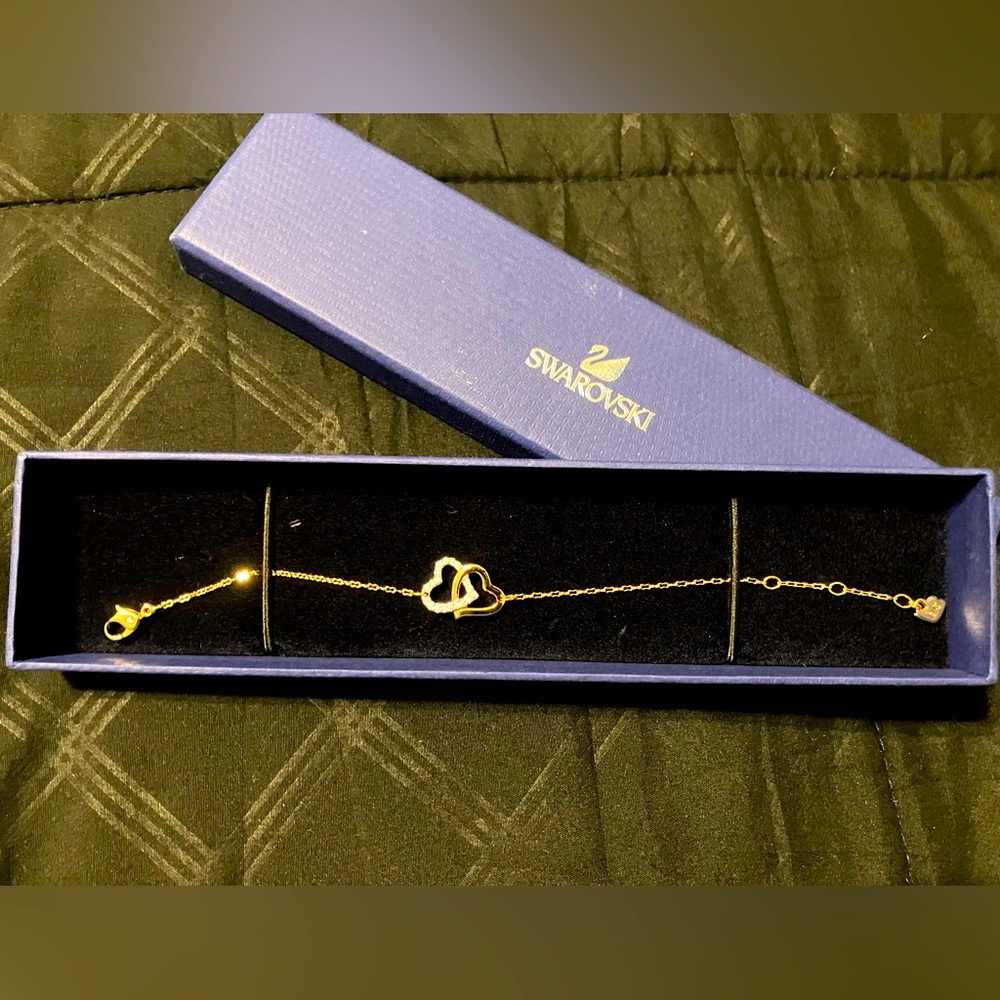 NWOT Swarovski Double Heart Bracelet